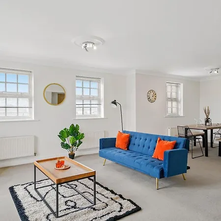 3 Bed 3 Bath Penthouse In York City Centre York