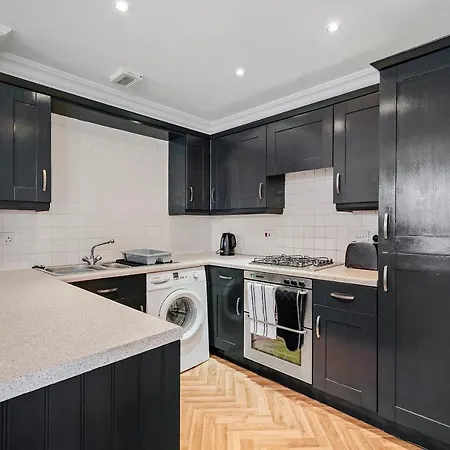 Apartment 3 Bed 3 Bath Penthouse In York City Centre York