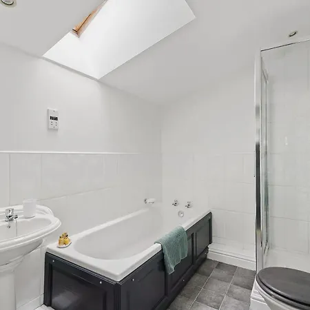 Apartment 3 Bed 3 Bath Penthouse In York City Centre York